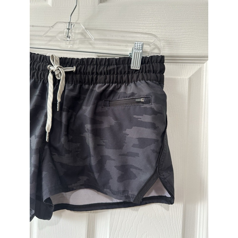 Vuori Clementine Short 2.5" Black Gray Camo Small Lined - Picture 3 of 8